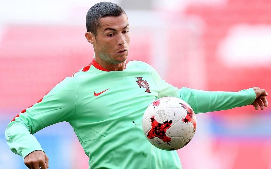 découvrez les enjeux du mercato 2023 autour de cristiano ronaldo et son impact sur le real madrid. analyse des rumeurs, des transferts potentiels et des stratégies du club en pleine évolution.