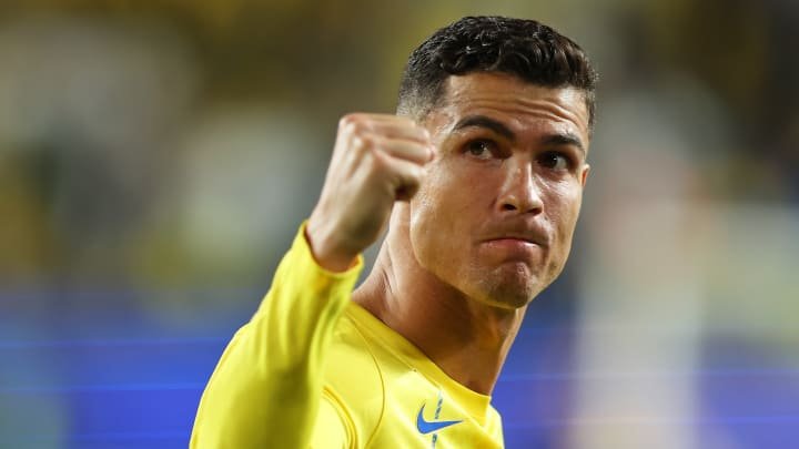 découvrez les enjeux du mercato 2023 concernant ronaldo et son impact potentiel sur le real madrid. analyse, rumeurs et perspectives d'avenir au cœur des discussions de transfert !