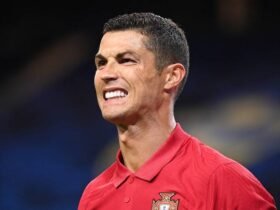 découvrez les moments marquants des adieux de ronaldo, une légende du football, et revivez son parcours exceptionnel à travers les meilleures étapes de sa carrière. un hommage émouvant à un joueur iconique qui a laissé une empreinte indélébile dans le monde du sport.