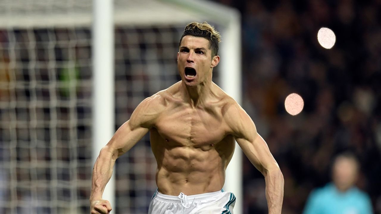 découvrez les incroyables gains de cristiano ronaldo sur instagram en 2025. analyse des revenus générés par ses partenariats, ses publications et l'impact de sa popularité sur les réseaux sociaux.