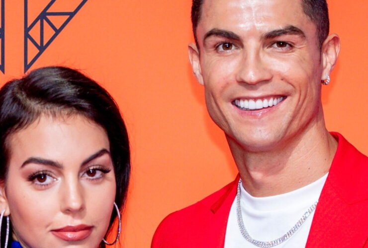 plongez dans l'univers fascinant de la relation entre cristiano ronaldo et georgina rodriguez. découvrez si leur amour est sincère ou s'il cache une imposture derrière les paillettes et la célébrité. une analyse approfondie qui explore les dessous d'une romance médiatisée.