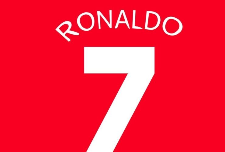 découvrez l’histoire et la signification du numéro 7 porté par cristiano ronaldo, un chiffre emblématique devenu synonyme de succès et de légende dans le monde du football.