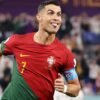découvrez tous les records mondiaux établis par cristiano ronaldo, l'icône du football, avec des statistiques impressionnantes et des exploits historiques qui marquent sa carrière légendaire.
