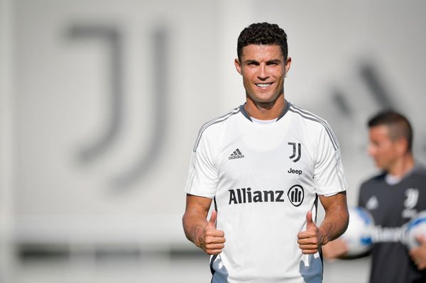 découvrez qui est le confident de ronaldo, la personne de confiance qui partage ses secrets et l'accompagne dans sa carrière de star internationale du football.